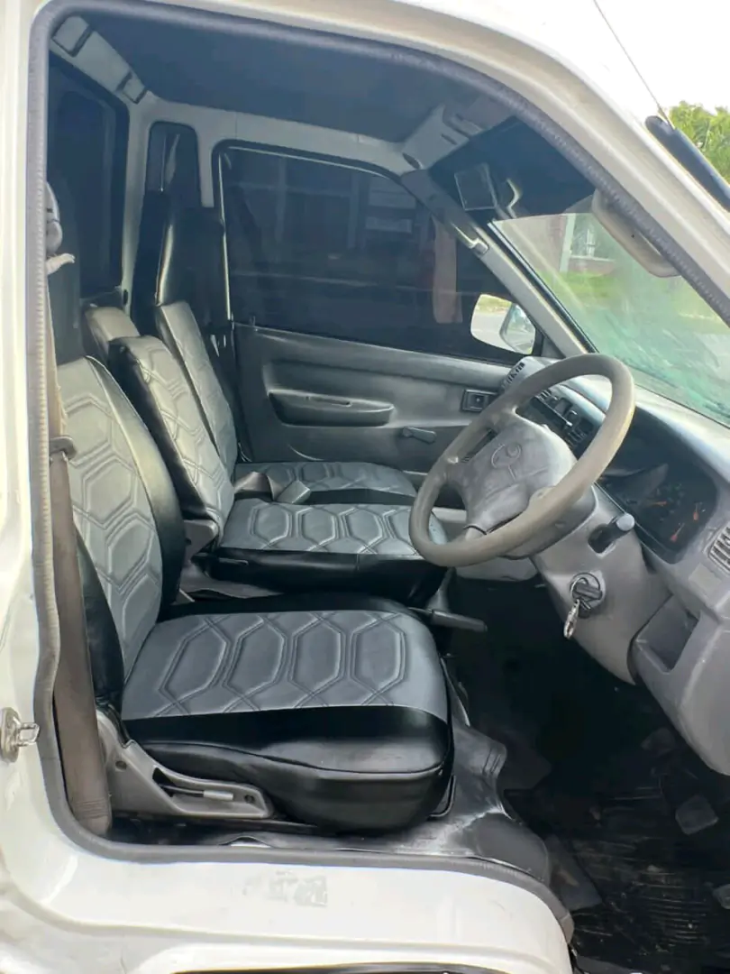 Toyota Town Ace Van 2004 thumbnail 8