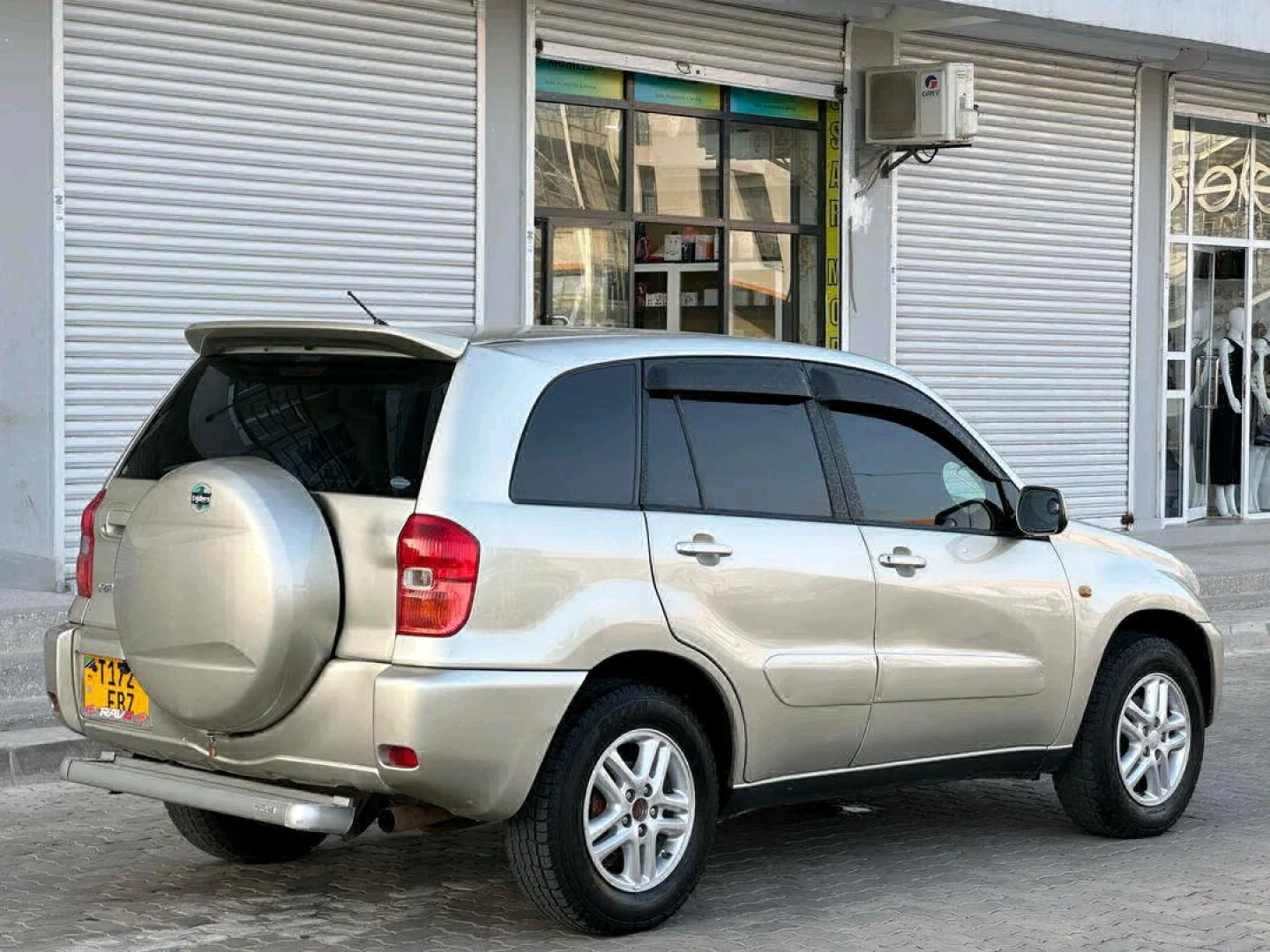 Toyota RAV4 J 2003 - Excellent Condition thumbnail 5