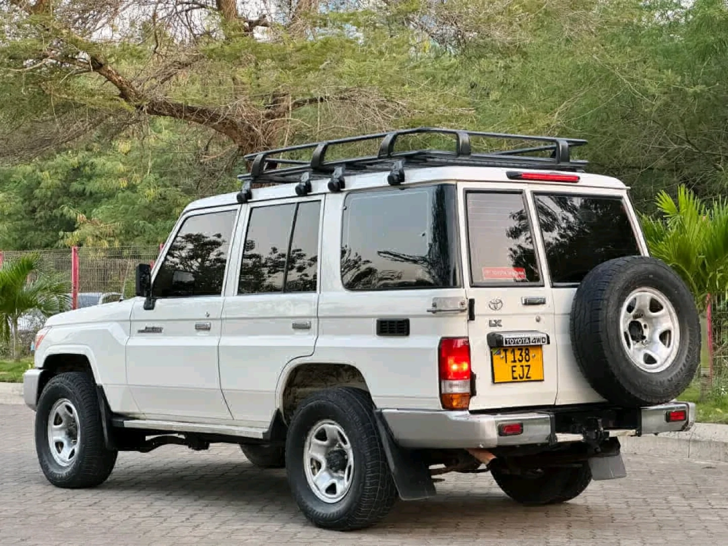 Toyota Land Cruiser Hardtop 2010 Diesel 4x4 thumbnail 3