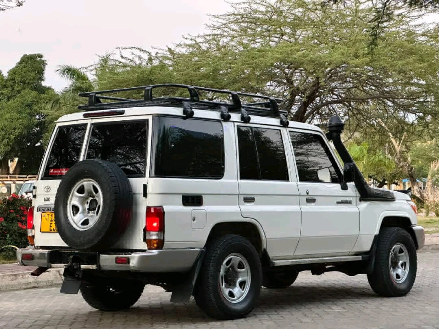 Toyota Land Cruiser Hardtop 2010 Diesel 4x4 thumbnail 5