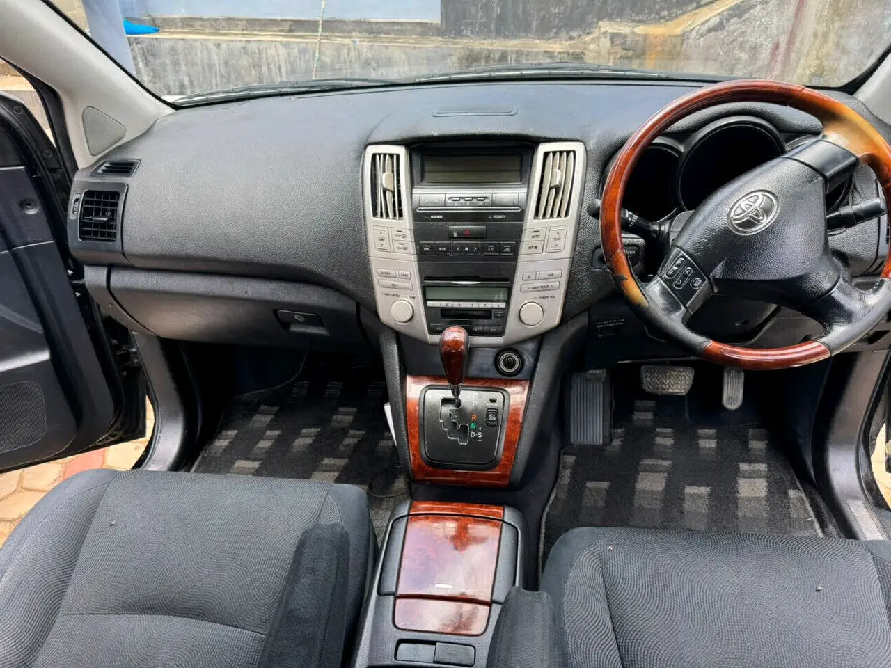 Toyota Harrier 2005 Black, Full Options thumbnail 8