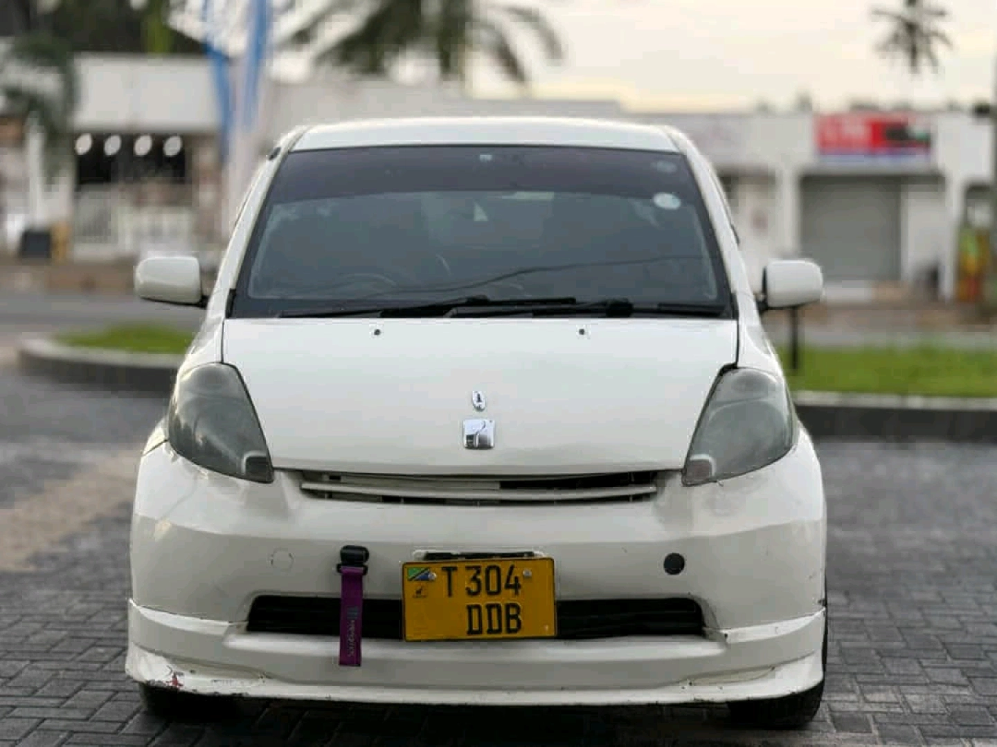 White Toyota Passo CC 990 Full Document thumbnail 4