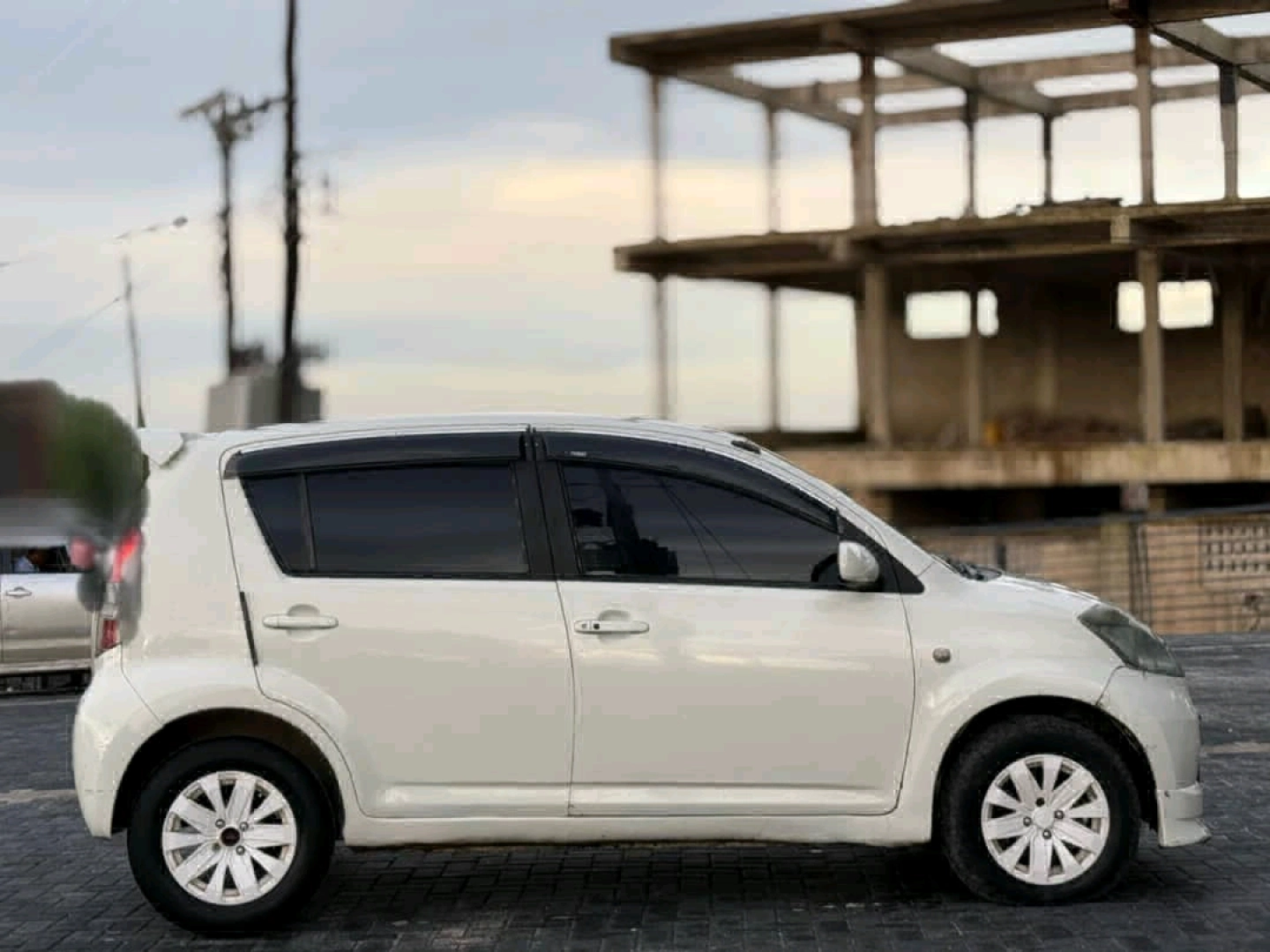 White Toyota Passo CC 990 Full Document thumbnail 6