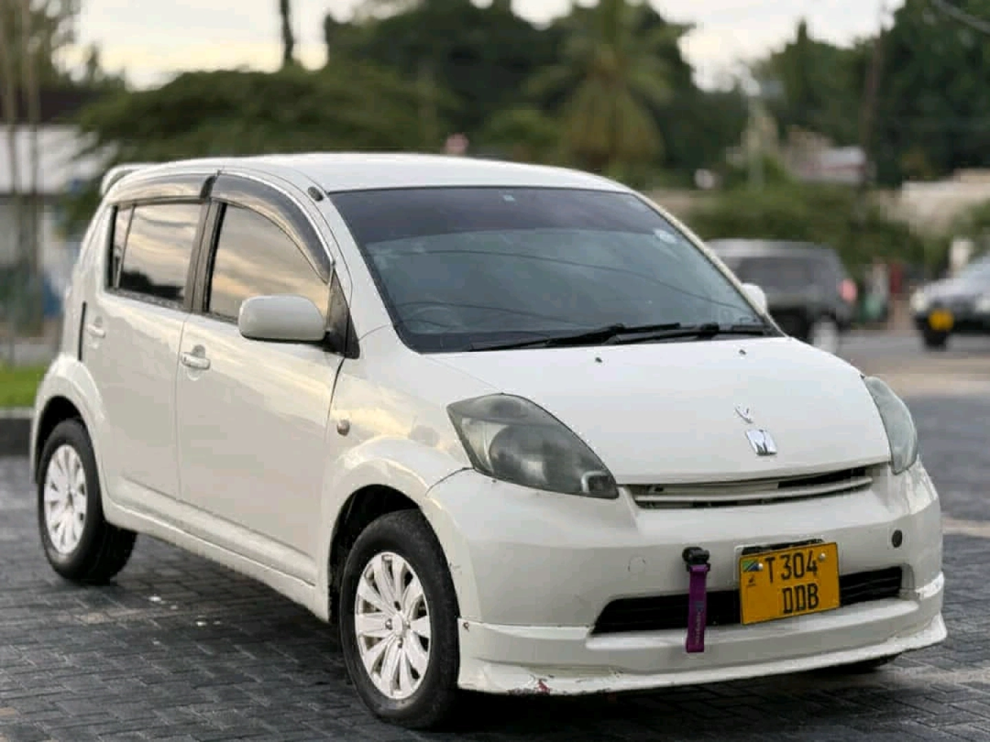 White Toyota Passo CC 990 Full Document thumbnail 7