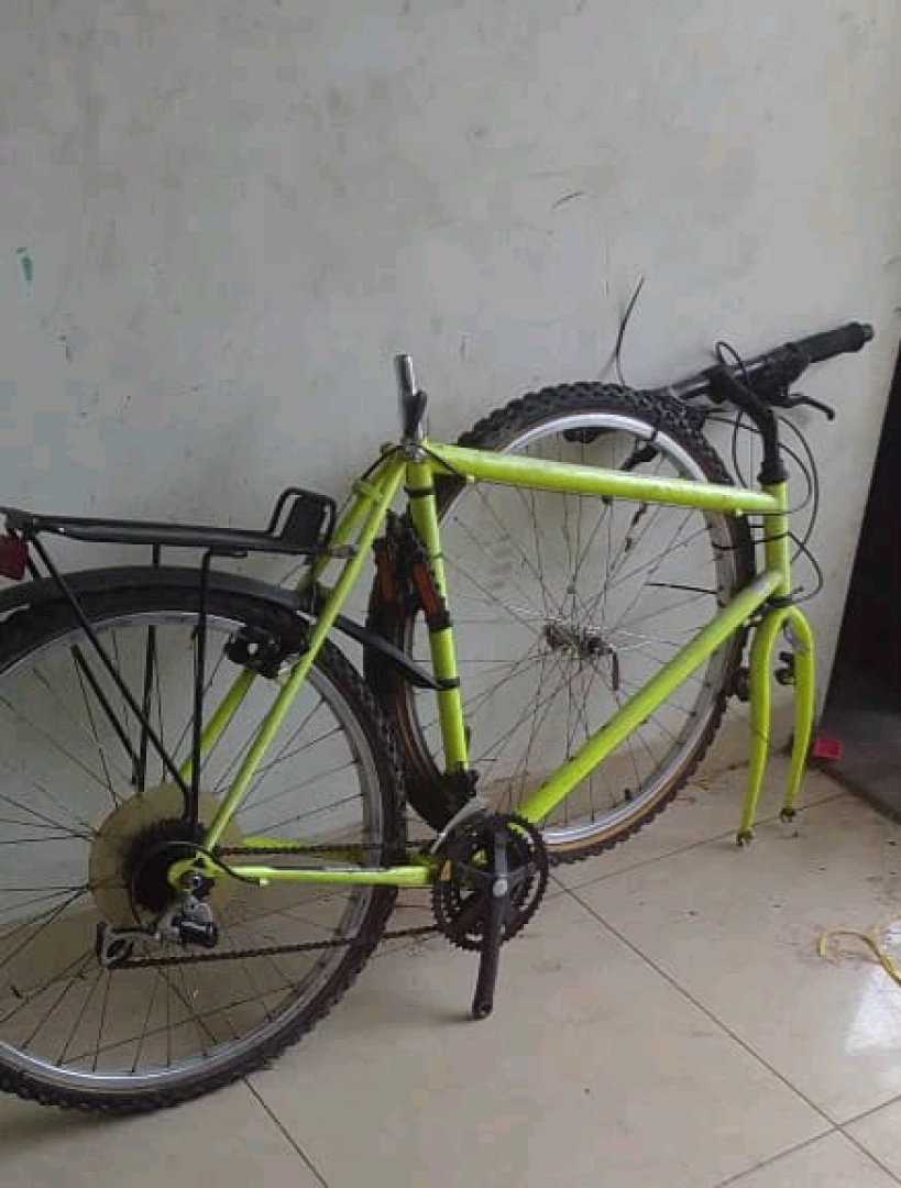 Used Yellow/Lime Green Bicycle (Disassembled)