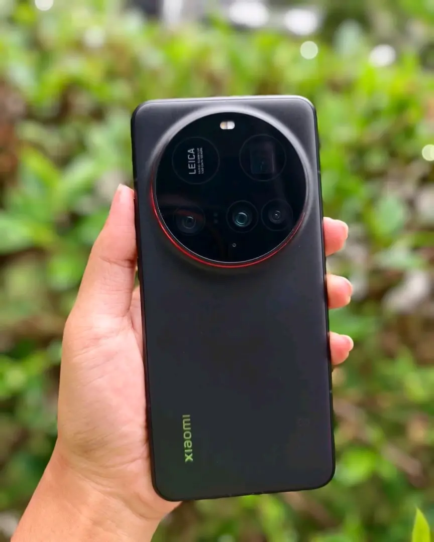 Used Xiaomi 15 Ultra Smartphone (Cracked Screen) thumbnail 3