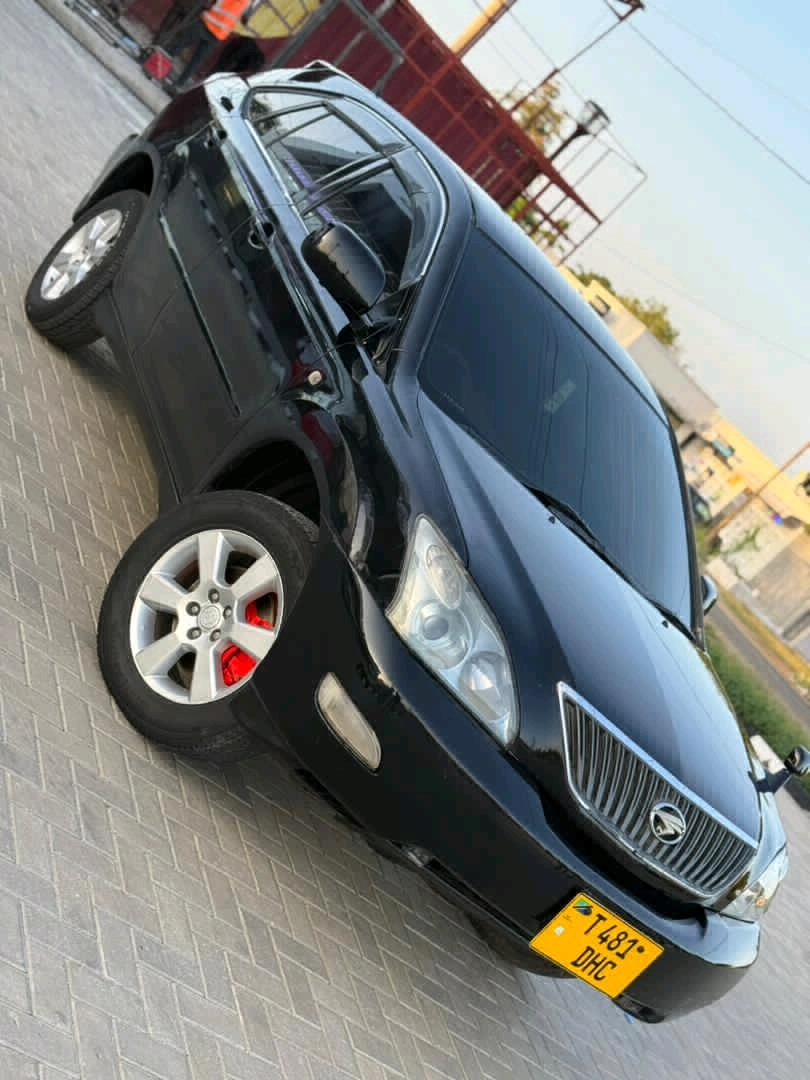 Toyota Harrier SUV T481 DHC