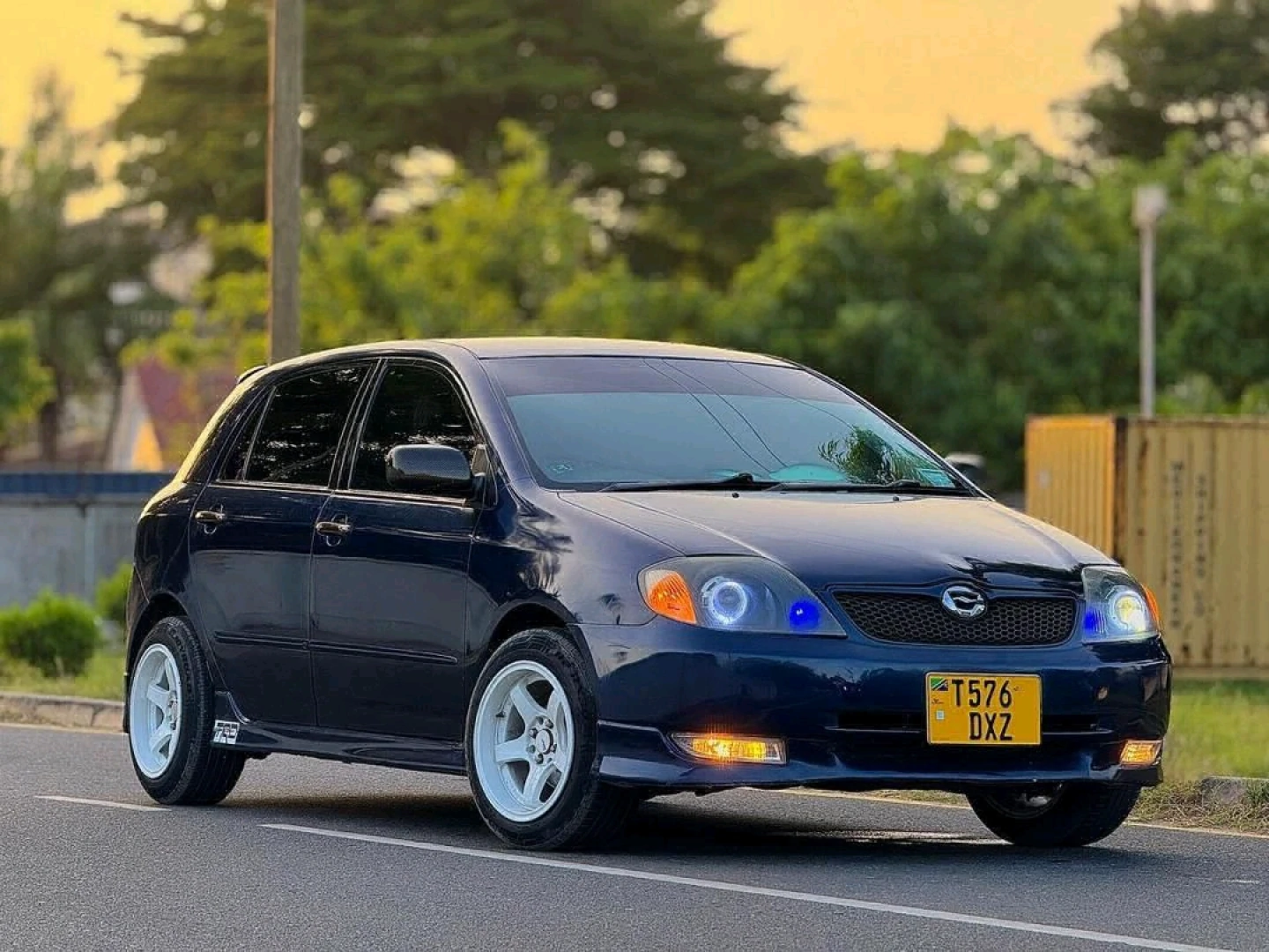 Toyota RunX 2004 DX Engine Sedan thumbnail 2