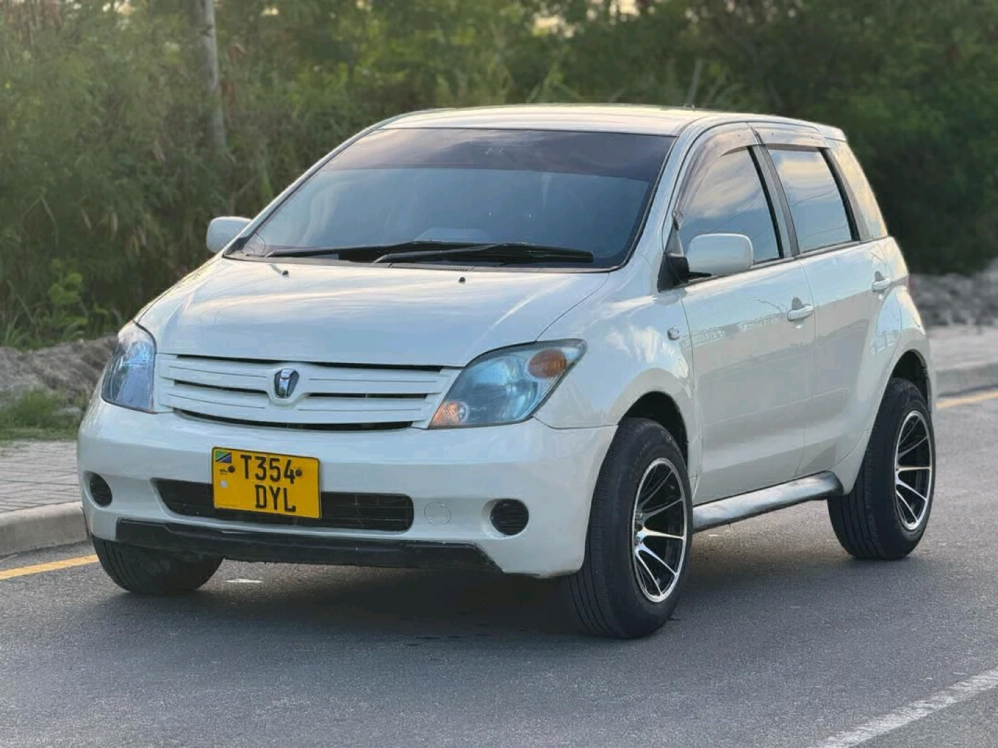 Toyota IST 2004 Model thumbnail 3