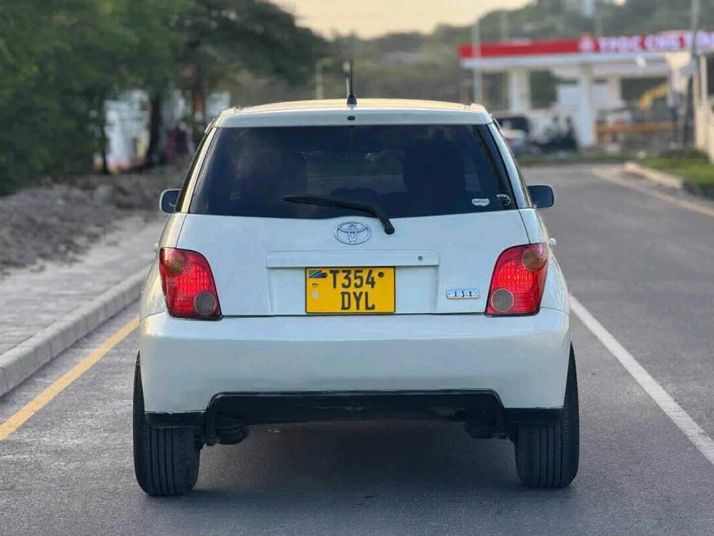 Toyota IST 2004 Model thumbnail 5