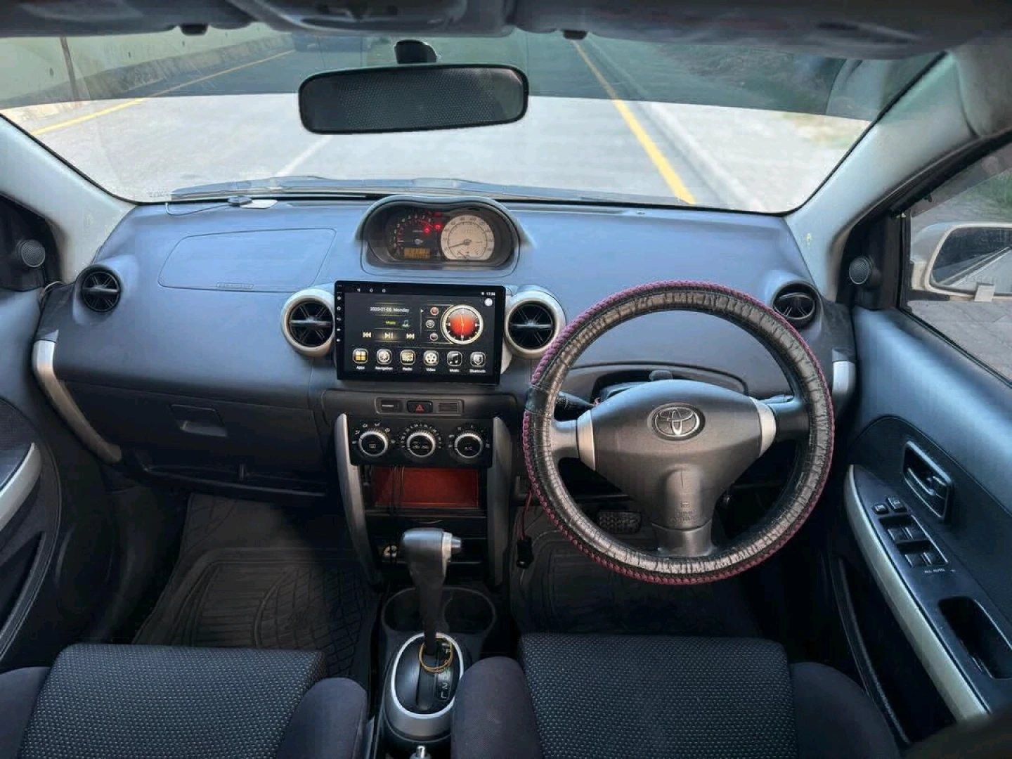 Toyota IST 2004 Model thumbnail 7