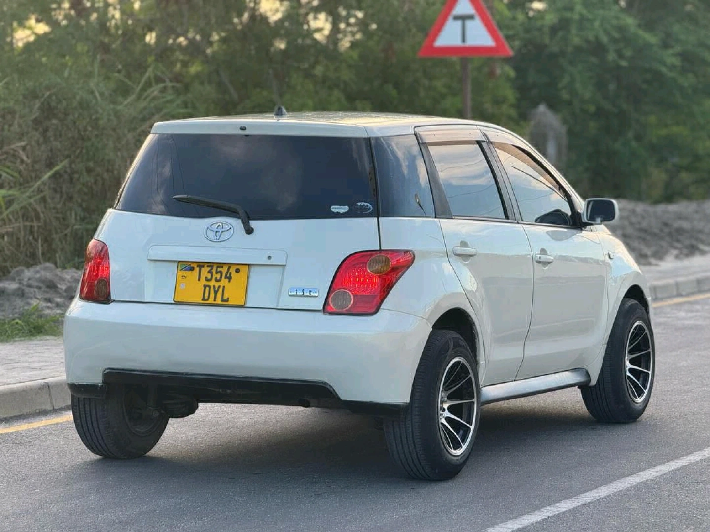 Toyota IST 2004 Model thumbnail 8