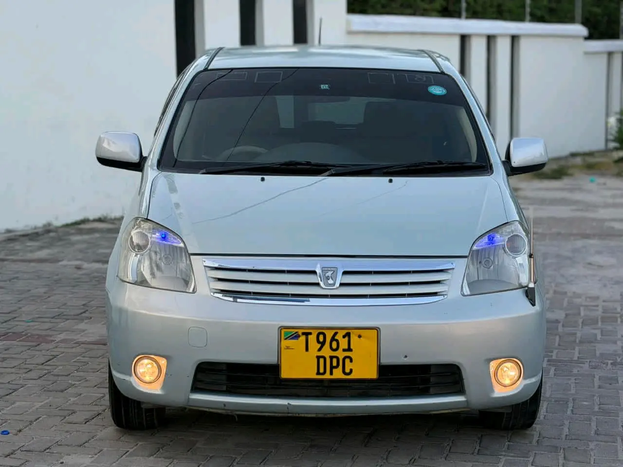 Toyota Raum 2004 Silver