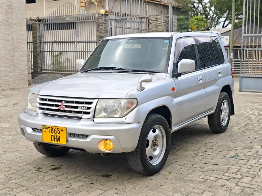 Mitsubishi Pajero iO GDI thumbnail 5