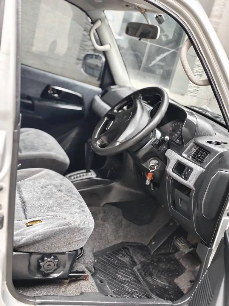 Mitsubishi Pajero iO GDI thumbnail 6