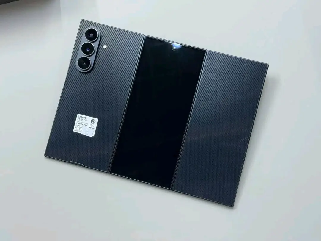 Samsung Trifold Smartphone 512GB