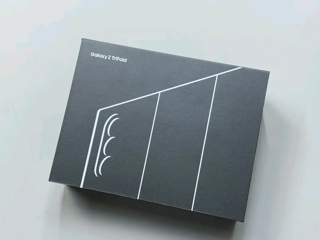 Samsung Trifold Smartphone 512GB thumbnail 4