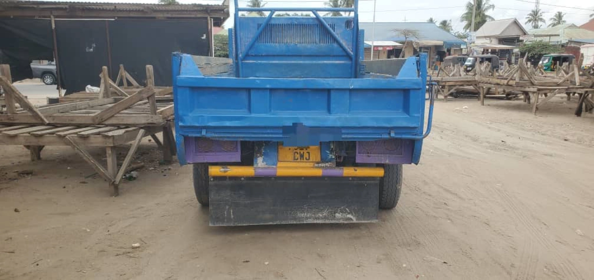 Mitsubishi Canter Truck thumbnail 6