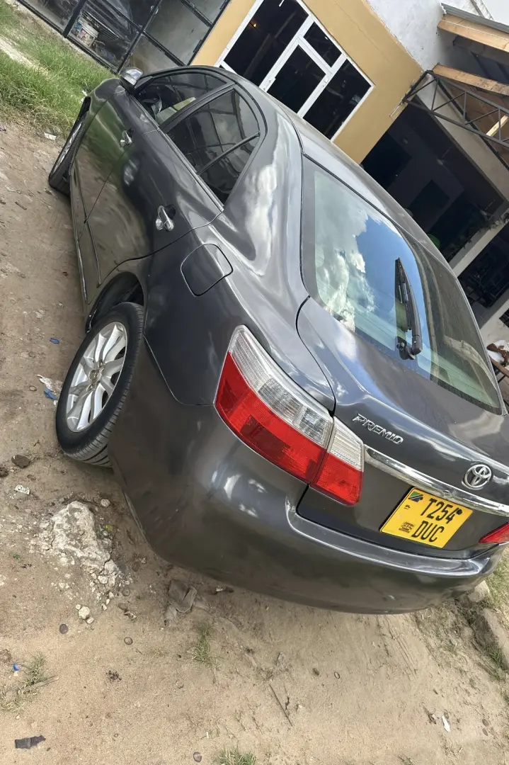 Toyota Premio (1790cc) thumbnail 3