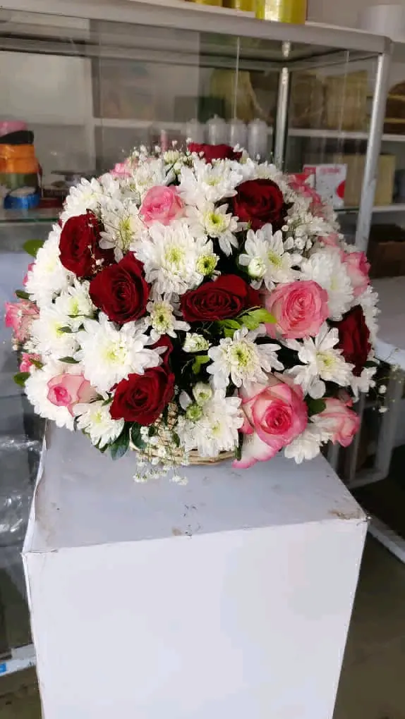 AFE Decor: Floral Arrangements & Event Decorations thumbnail 7