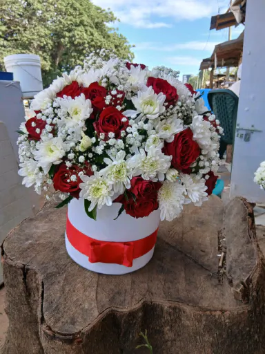 AFE Decor: Floral Arrangements & Event Decorations