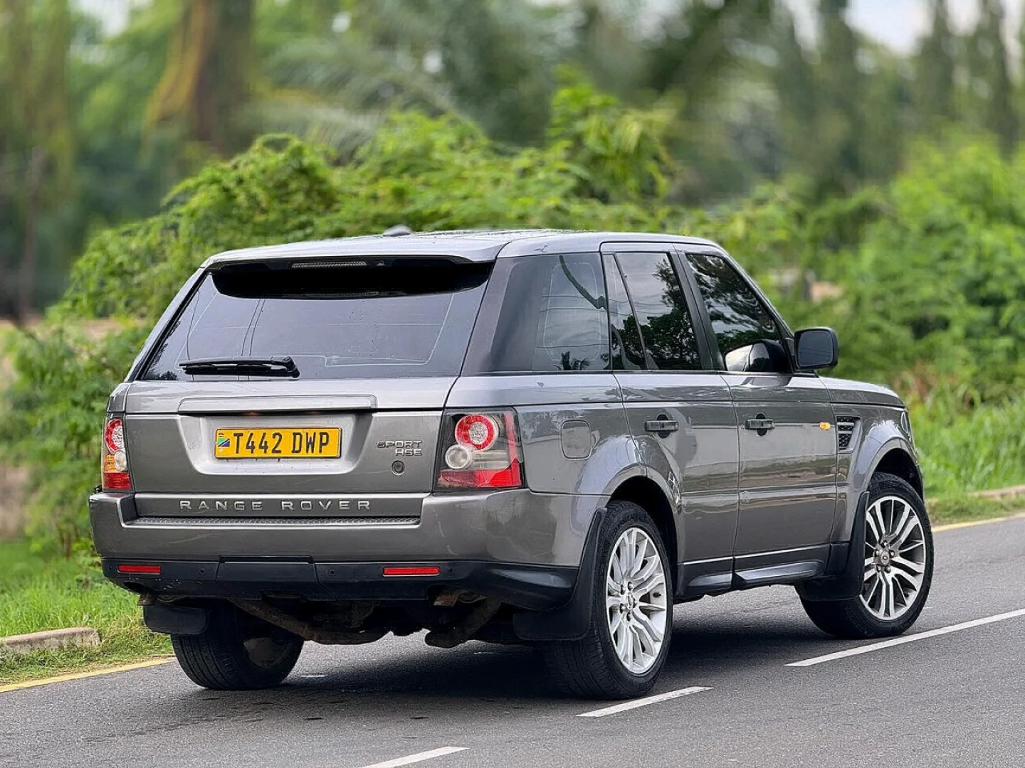Range Rover Sport 2010 SUV thumbnail 6
