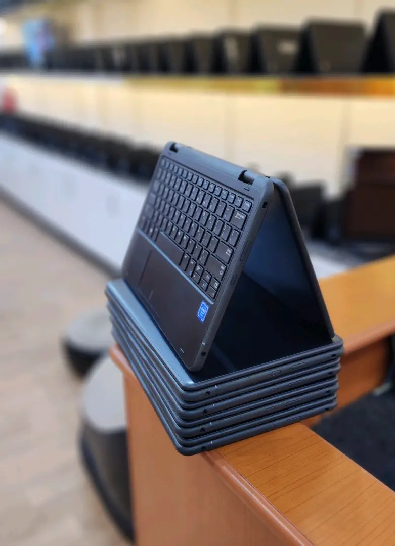 Dell Latitude 3189 Touchscreen Laptop thumbnail 3