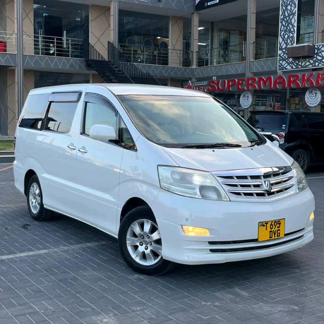 2006 Toyota Alphard Minivan (64,000 km) thumbnail 3