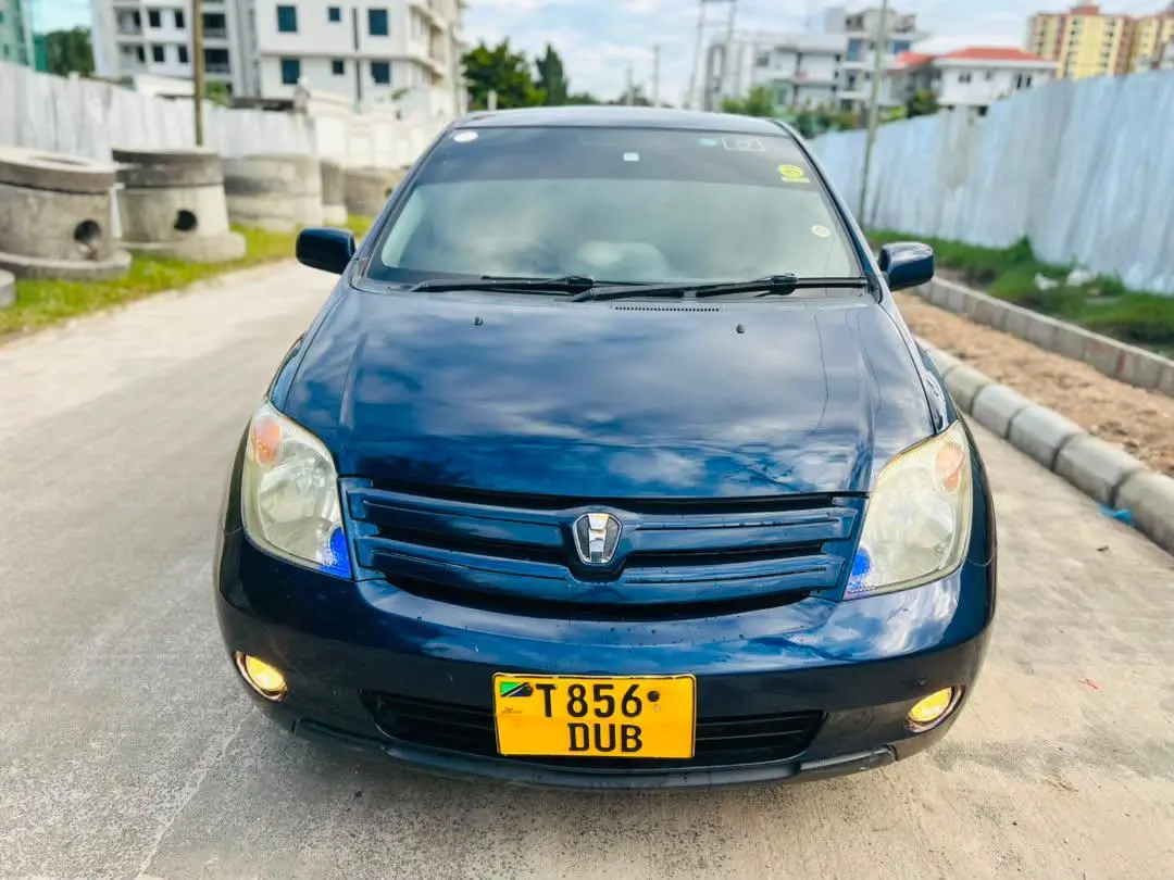Toyota Ist 2004 (DUB) thumbnail 2