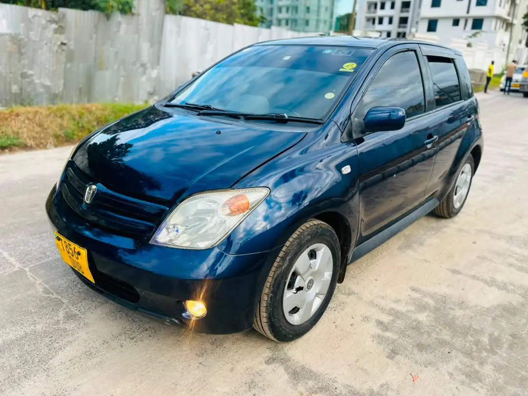 Toyota Ist 2004 (DUB) thumbnail 6