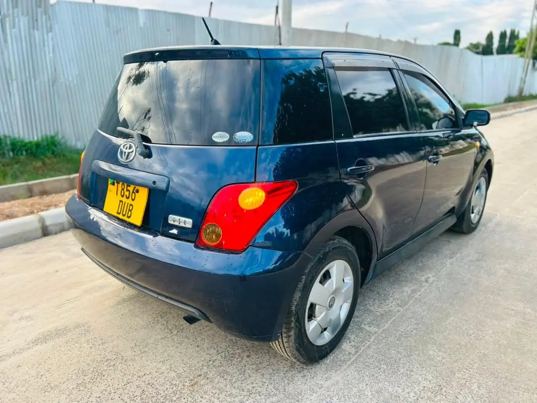 Toyota Ist 2004 (DUB) thumbnail 8