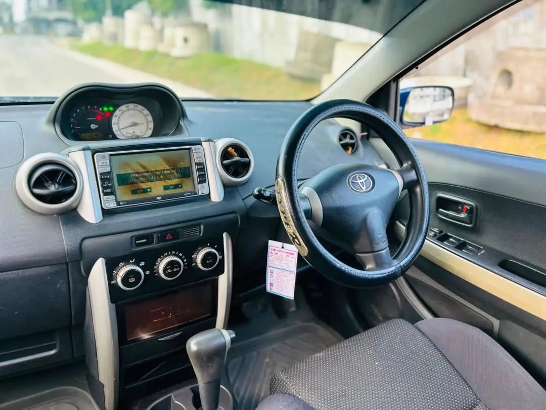 Toyota Ist 2004 (DUB) thumbnail 9