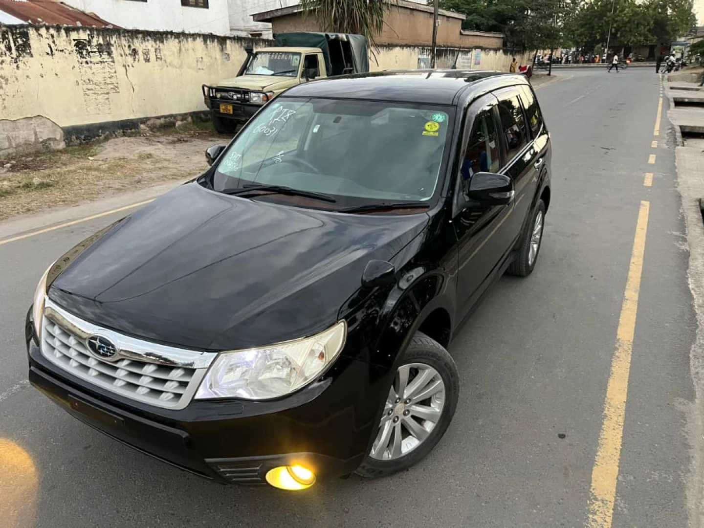 Black 2011 Subaru Forester SUV thumbnail 9