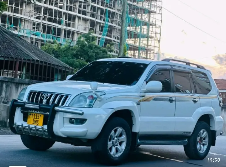 Toyota Land Cruiser Prado thumbnail 4
