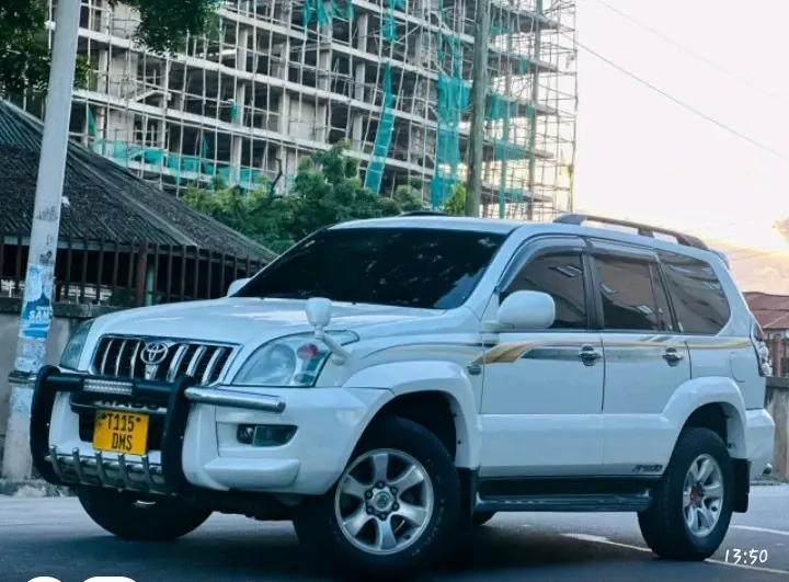 Toyota Land Cruiser Prado thumbnail 5