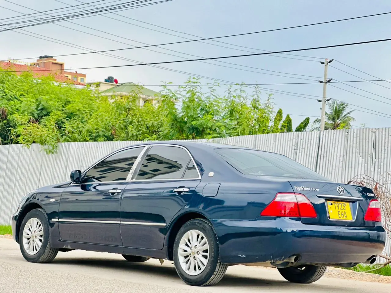 Toyota Crown Royal Saloon 2005 thumbnail 3