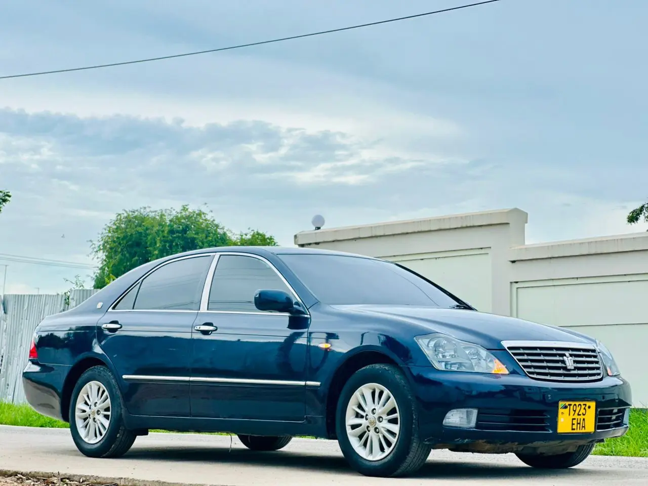 Toyota Crown Royal Saloon 2005 thumbnail 5