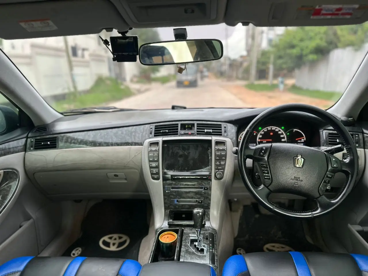 Toyota Crown Royal Saloon 2005 thumbnail 8