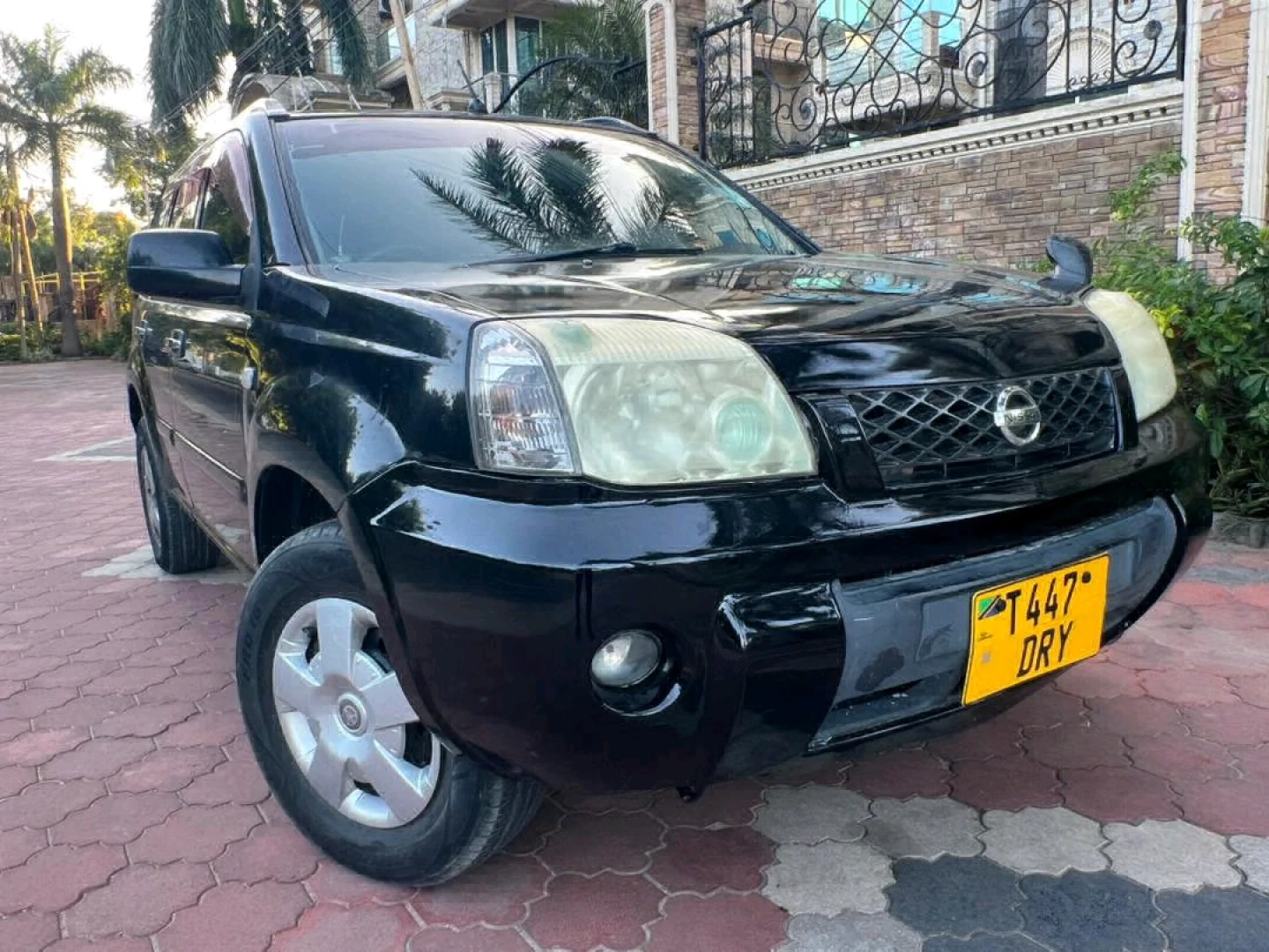2002 Black Nissan X-Trail SUV, Low Mileage thumbnail 3