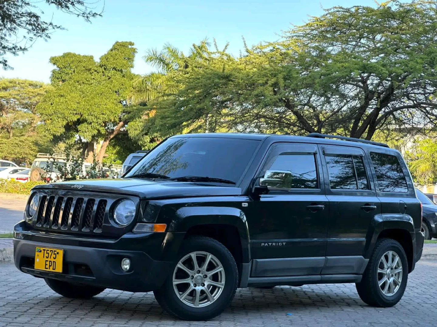 2011 Jeep Patriot SUV (2350cc) thumbnail 2