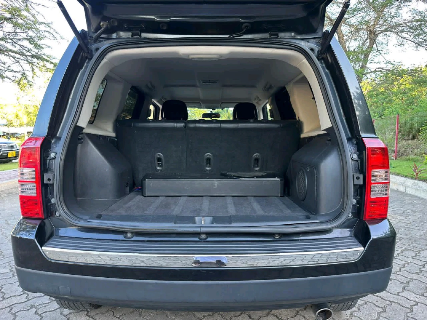 2011 Jeep Patriot SUV (2350cc) thumbnail 7