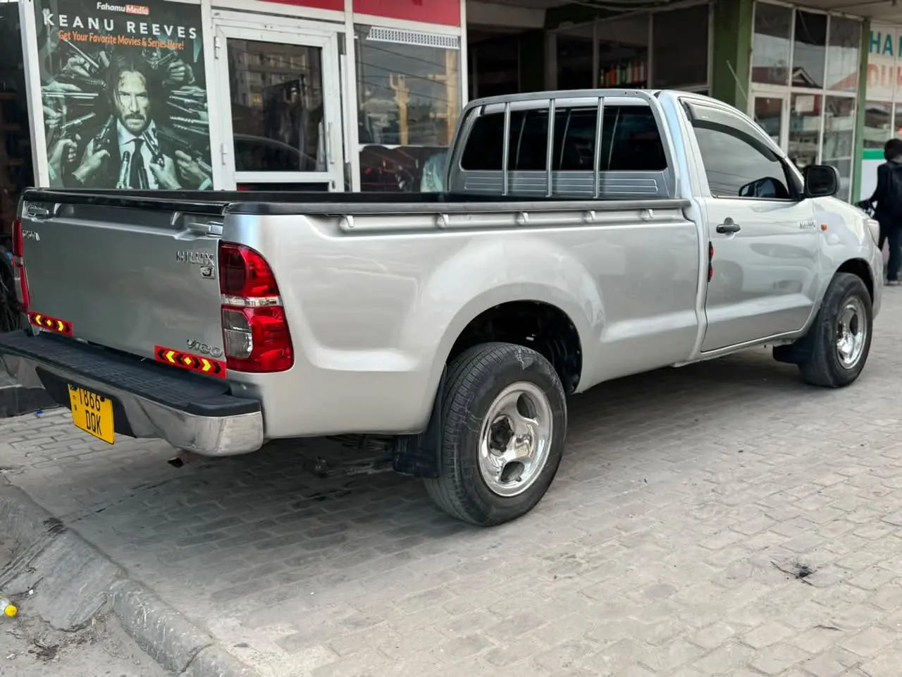 Toyota Hilux Vigo 2011 (DQK) thumbnail 3