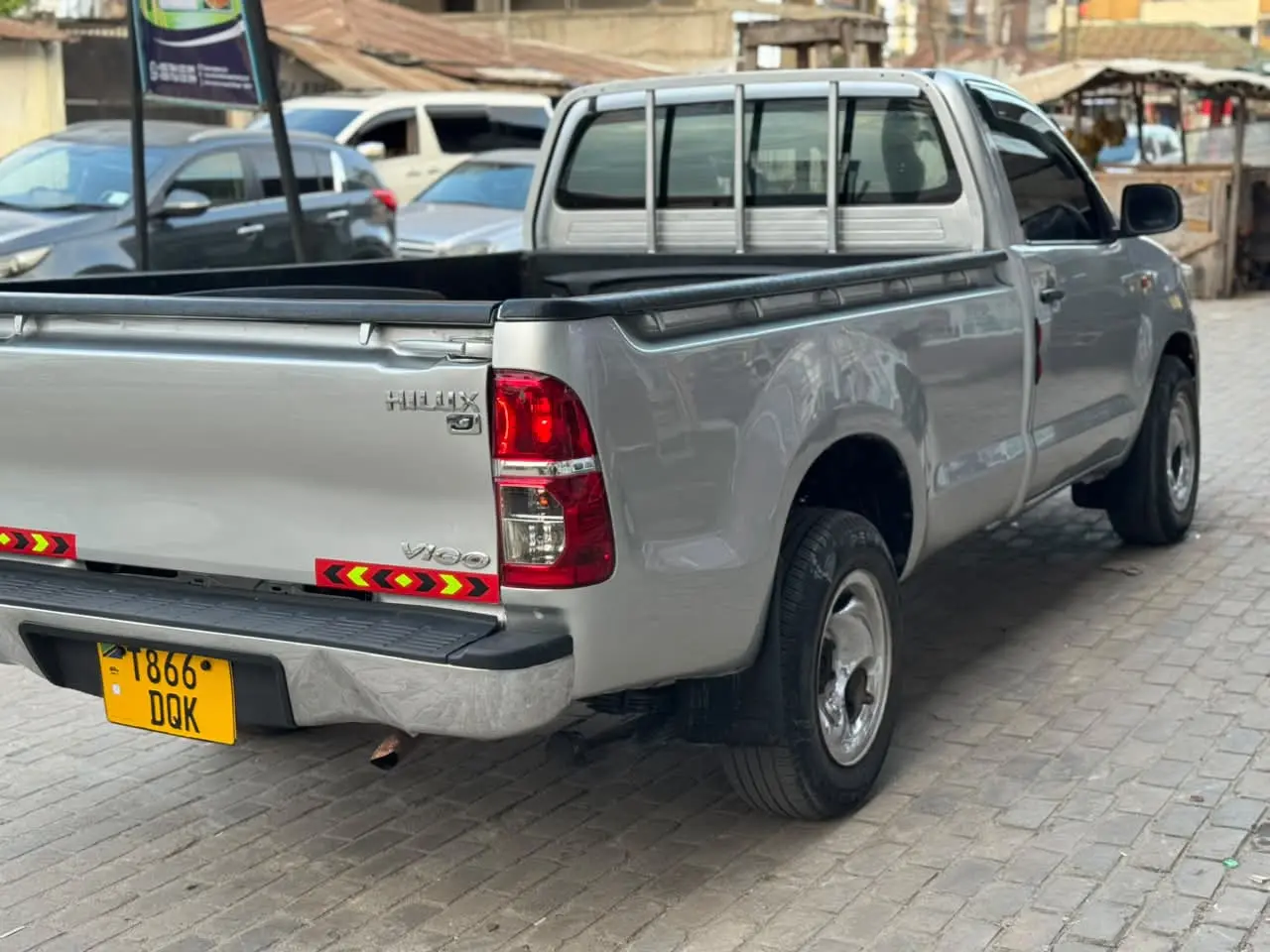 Toyota Hilux Vigo 2011 (DQK) thumbnail 8