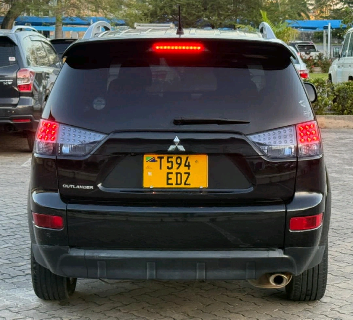 Mitsubishi Outlander 2008 Black for Sale thumbnail 3