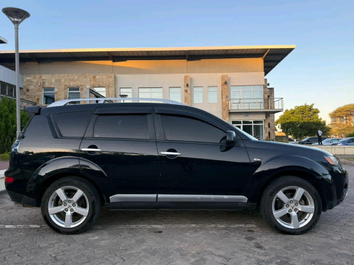 Mitsubishi Outlander 2008 Black for Sale thumbnail 5