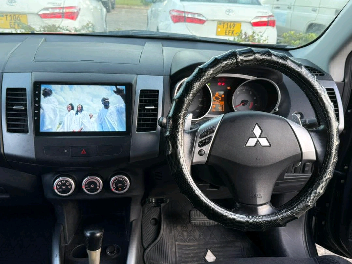 Mitsubishi Outlander 2008 Black for Sale thumbnail 8