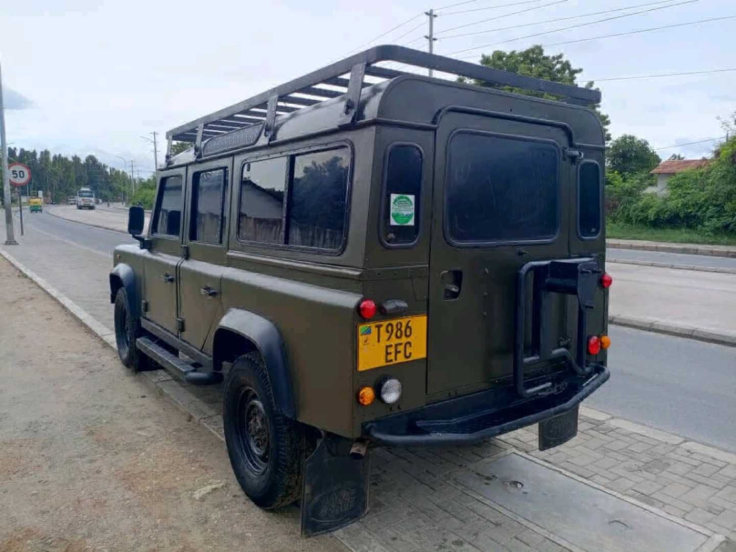 Land Rover Defender 110 2004 Marine Green thumbnail 3