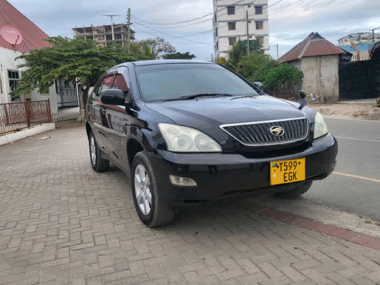 Black Toyota Harrier SUV XU30 (2360cc) thumbnail 2
