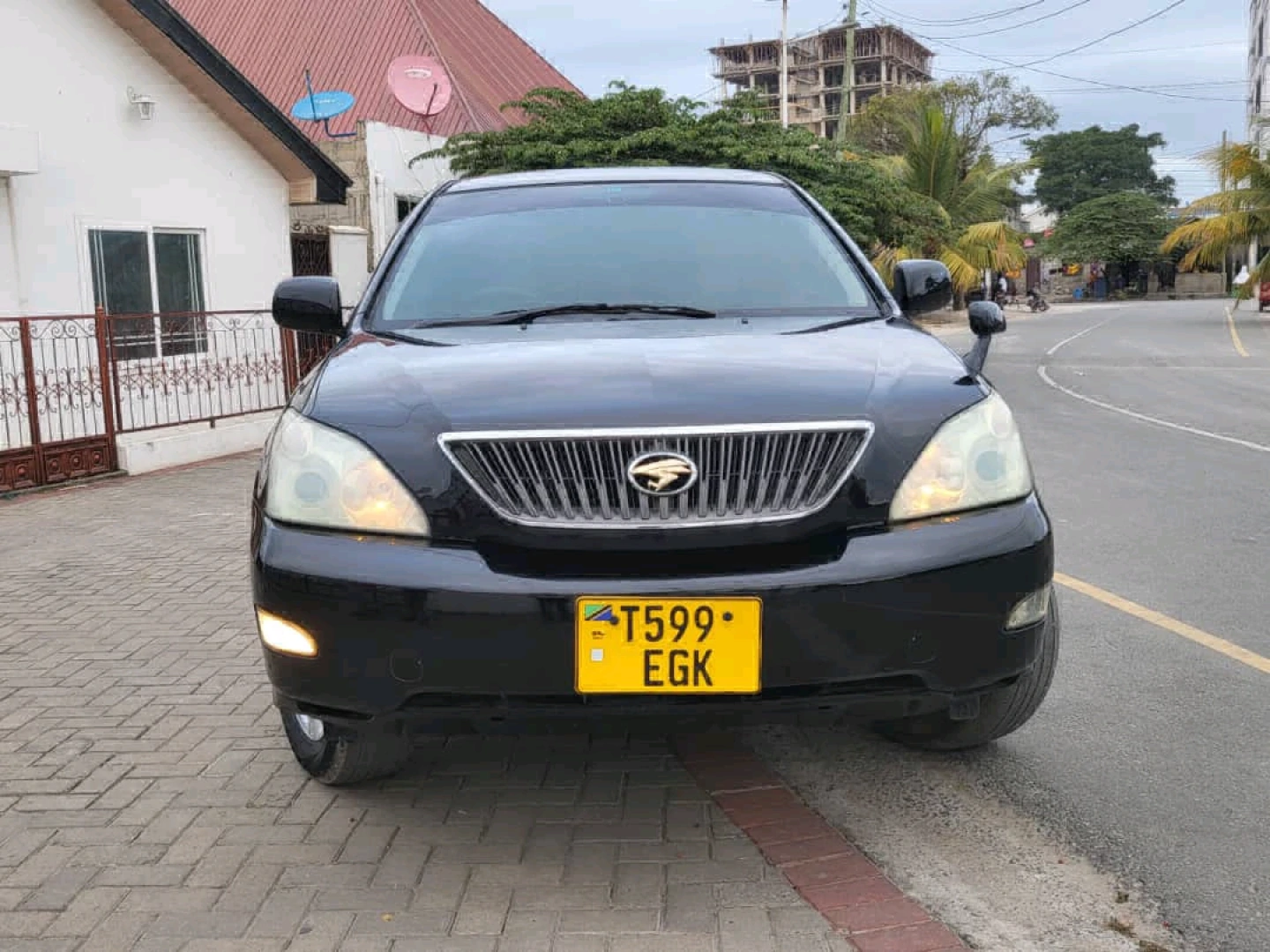 Black Toyota Harrier SUV XU30 (2360cc) thumbnail 4