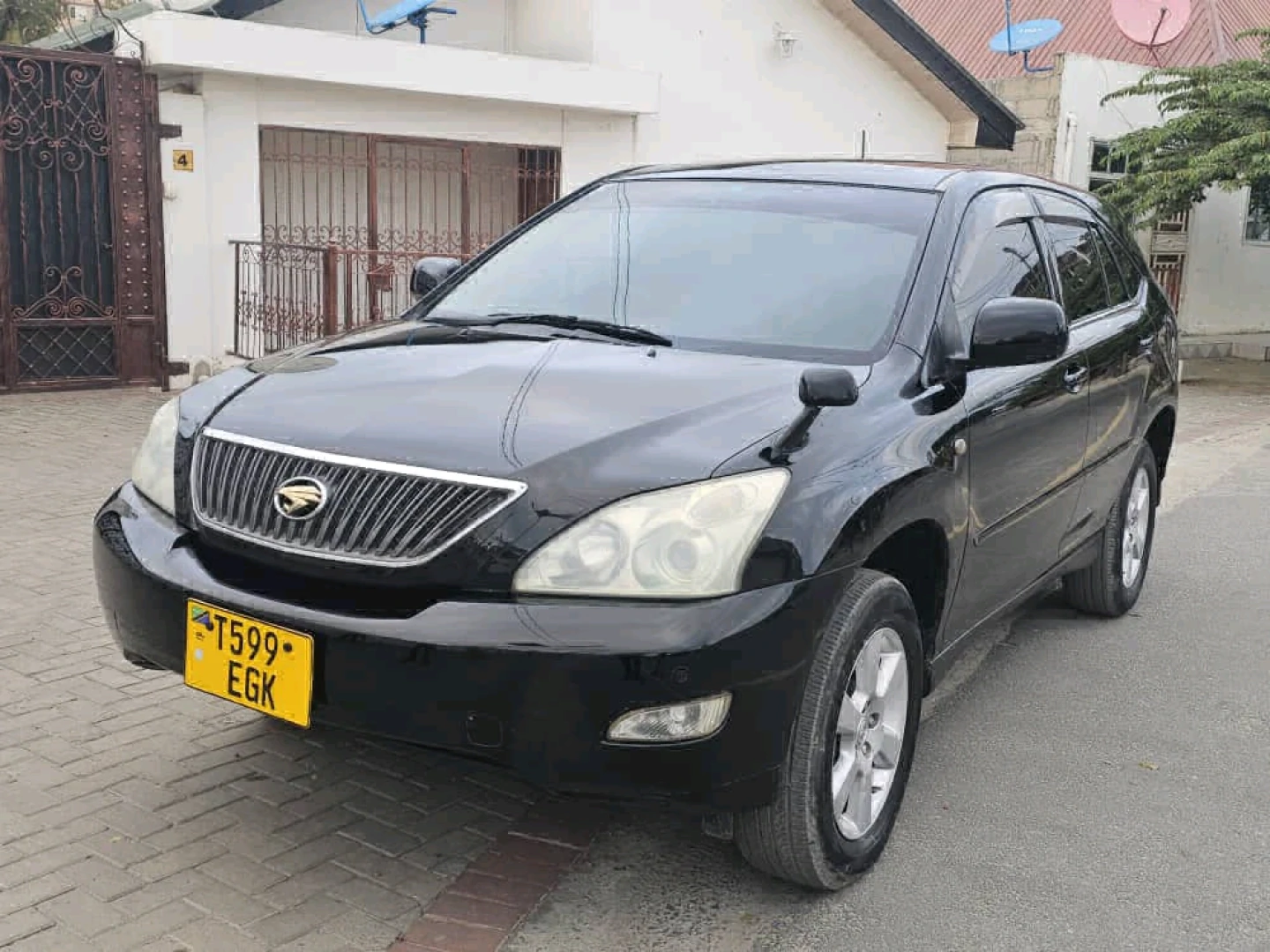 Black Toyota Harrier SUV XU30 (2360cc) thumbnail 6